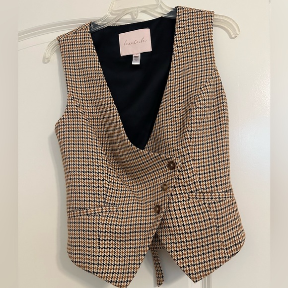 Taylored Asymmetrical Vest - Picture 6 of 8